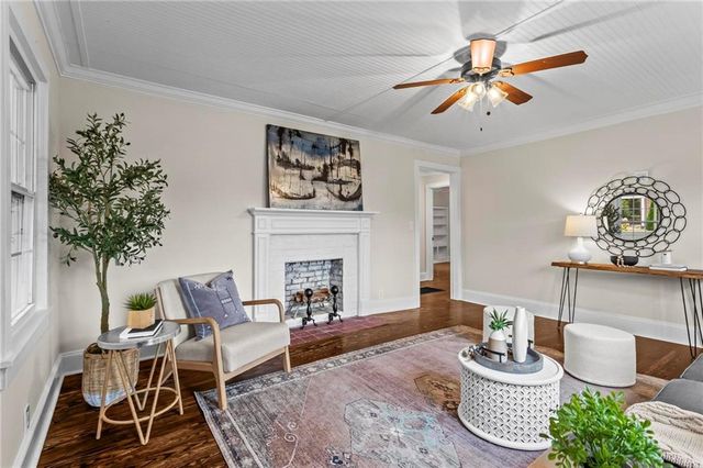 266 Crescent SW Circle, Marietta, GA 30064