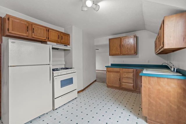 28 E 11TH STREET, Fond Du Lac, WI 54935