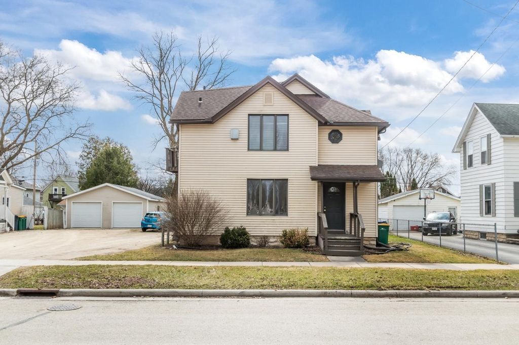 28 E 11TH STREET, Fond Du Lac, WI 54935