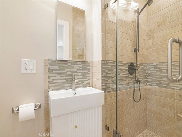 2254 Cross St., La Canada Flintridge, CA 91011