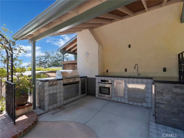 2254 Cross St., La Canada Flintridge, CA 91011