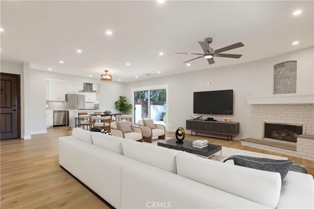 2254 Cross St., La Canada Flintridge, CA 91011