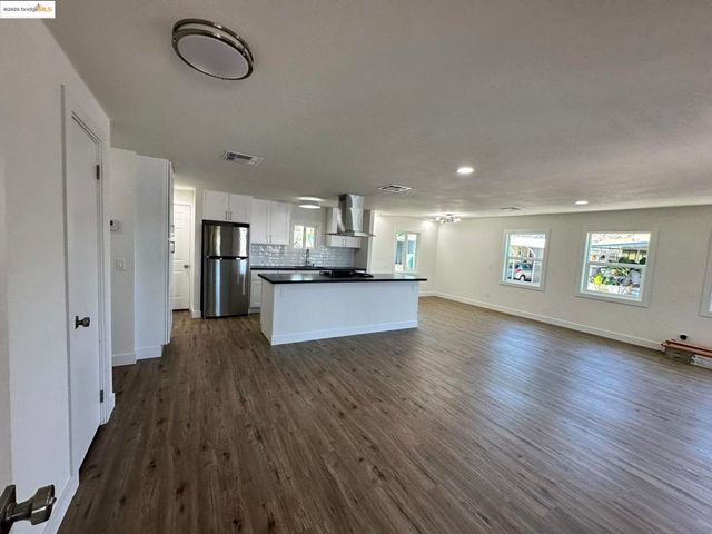 3301 Buchanan Rd, Antioch, CA 94509