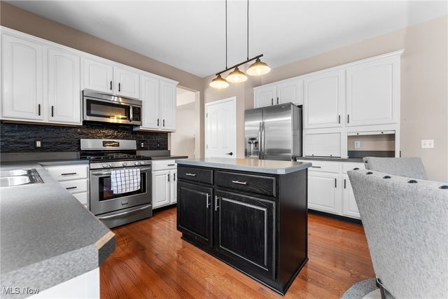 2327 Crockett Circle, Stow, OH 44224