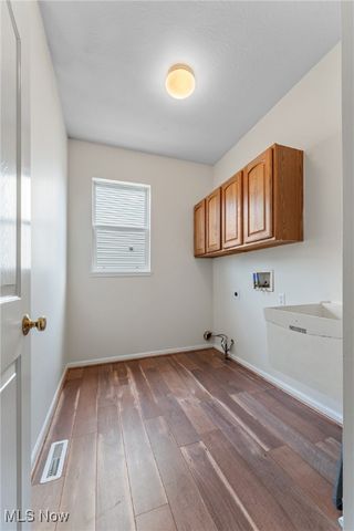 2327 Crockett Circle, Stow, OH 44224