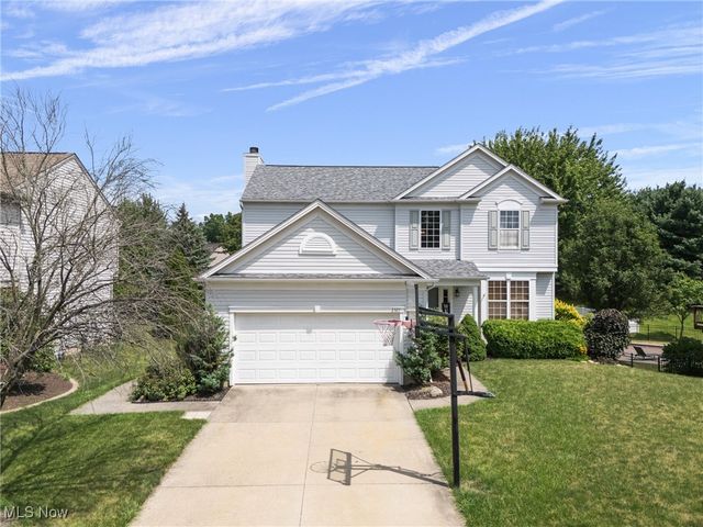 2327 Crockett Circle, Stow, OH 44224