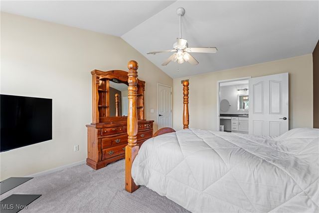 2327 Crockett Circle, Stow, OH 44224