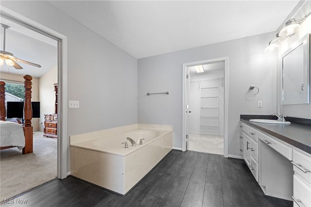 2327 Crockett Circle, Stow, OH 44224