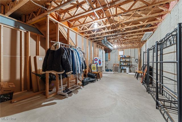 2327 Crockett Circle, Stow, OH 44224