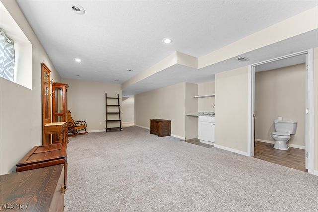 2327 Crockett Circle, Stow, OH 44224