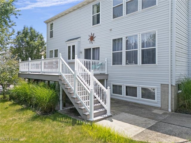 2327 Crockett Circle, Stow, OH 44224