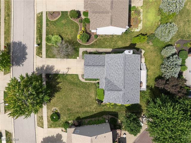2327 Crockett Circle, Stow, OH 44224