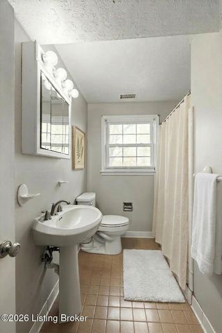 2414 Parkdale Ave, Louisville, KY 40220