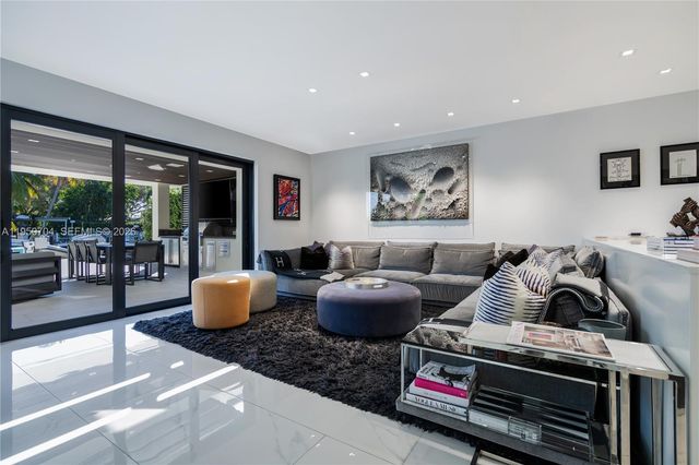 2370 Bayview Ln, North Miami, FL 33181