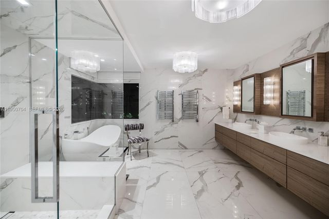 2370 Bayview Ln, North Miami, FL 33181