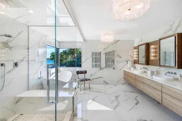 2370 Bayview Ln, North Miami, FL 33181