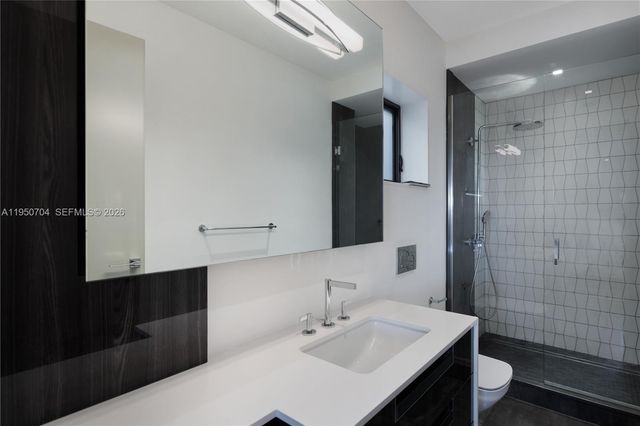 2370 Bayview Ln, North Miami, FL 33181