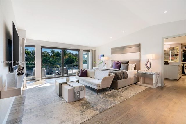 2370 Bayview Ln, North Miami, FL 33181