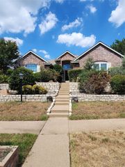 3523 Oak Bend Drive, Arlington, TX 76016
