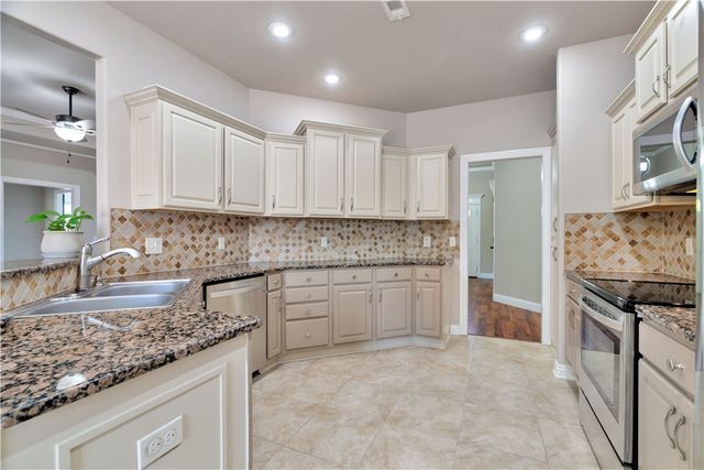 6262 W Persimmon Street, Fayetteville, AR 72704