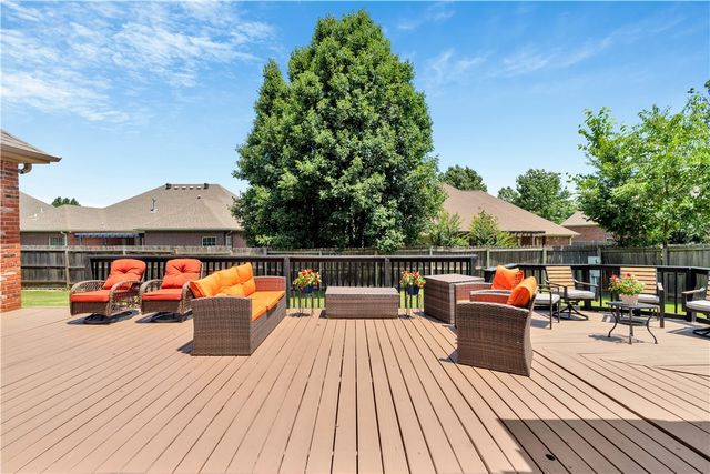 6262 W Persimmon Street, Fayetteville, AR 72704
