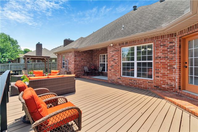 6262 W Persimmon Street, Fayetteville, AR 72704