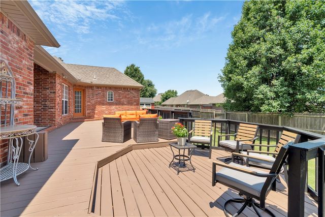 6262 W Persimmon Street, Fayetteville, AR 72704