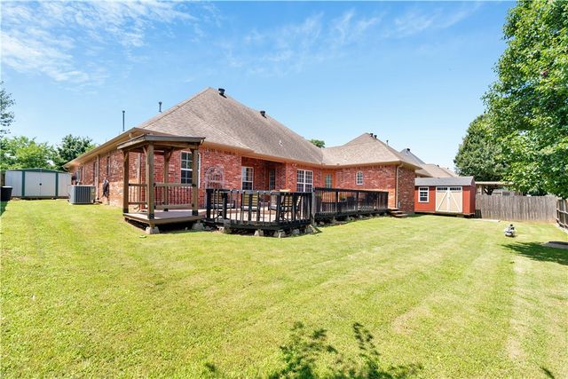 6262 W Persimmon Street, Fayetteville, AR 72704