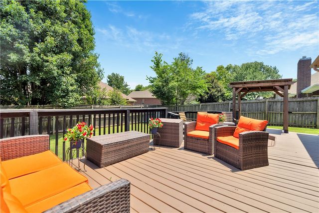 6262 W Persimmon Street, Fayetteville, AR 72704