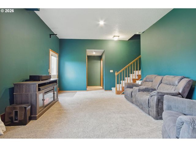 3914 S Cir, Washougal, WA 98671