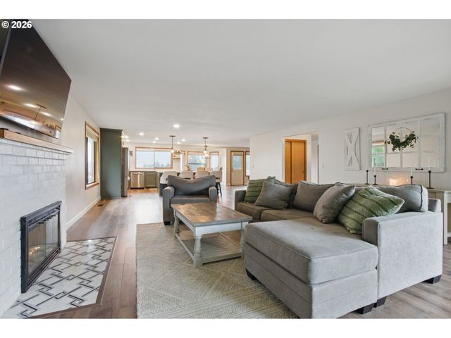 3914 S Cir, Washougal, WA 98671