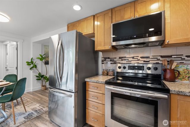 16142 Midvale Avenue N, Shoreline, WA 98133