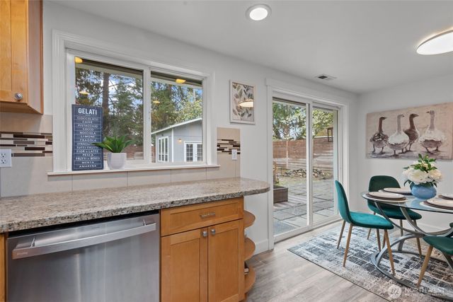 16142 Midvale Avenue N, Shoreline, WA 98133
