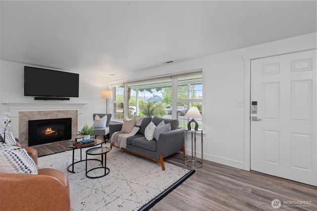 16142 Midvale Avenue N, Shoreline, WA 98133