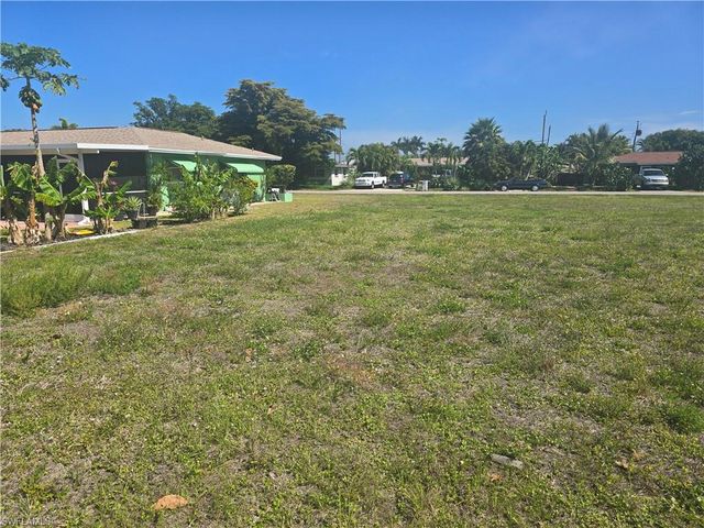 218 SE 47th ST, Cape Coral, FL 33904