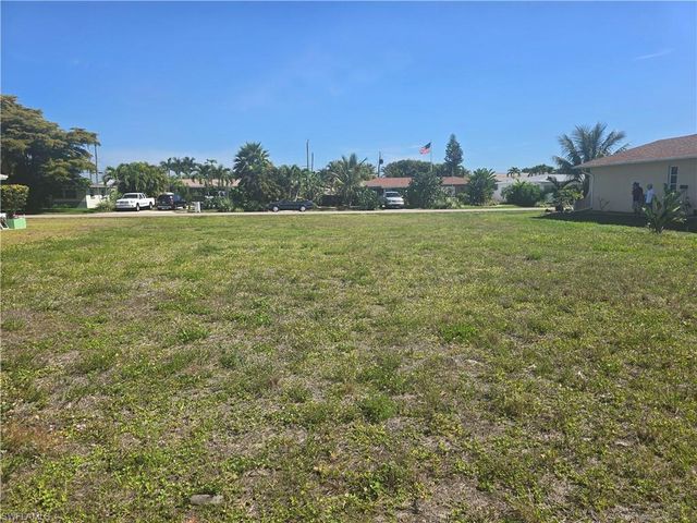 218 SE 47th ST, Cape Coral, FL 33904