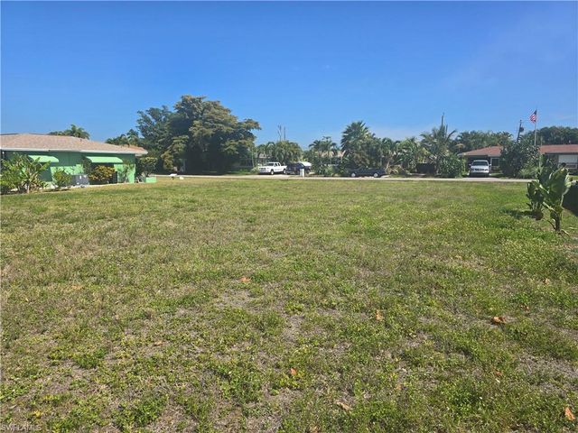 218 SE 47th ST, Cape Coral, FL 33904