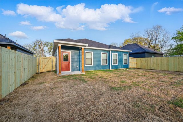 506 Broadway, Whitesboro, TX 76273