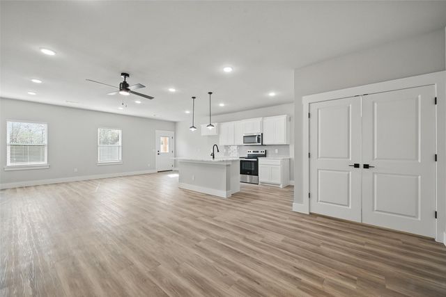 506 Broadway, Whitesboro, TX 76273