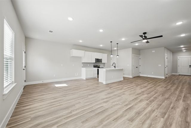 506 Broadway, Whitesboro, TX 76273