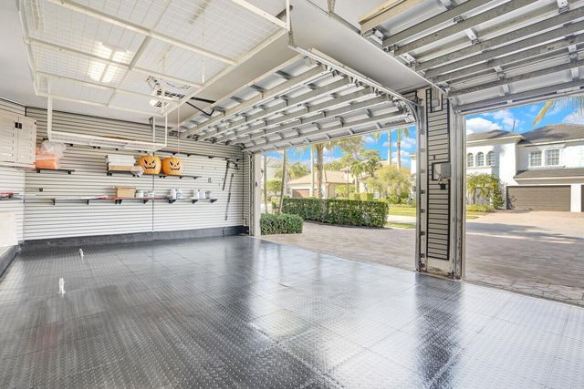 6654 Grande Orchid Way, Delray Beach, FL 33446