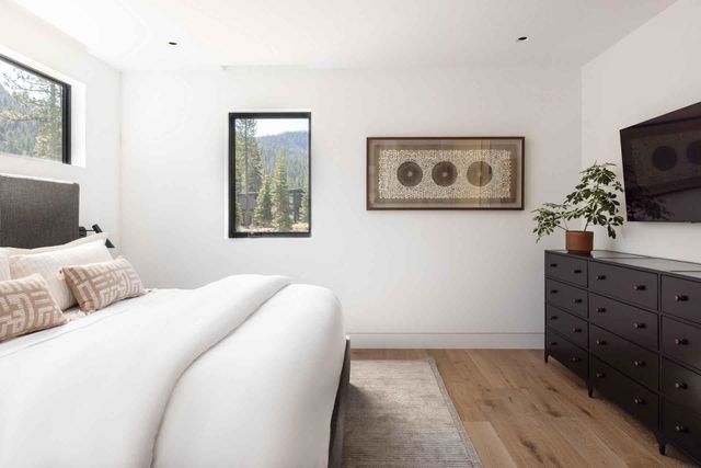 323 Creeks End Court, Olympic Valley, CA 96146