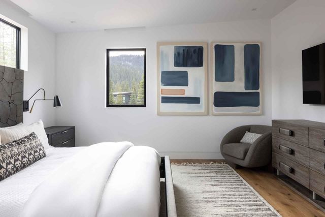 323 Creeks End Court, Olympic Valley, CA 96146