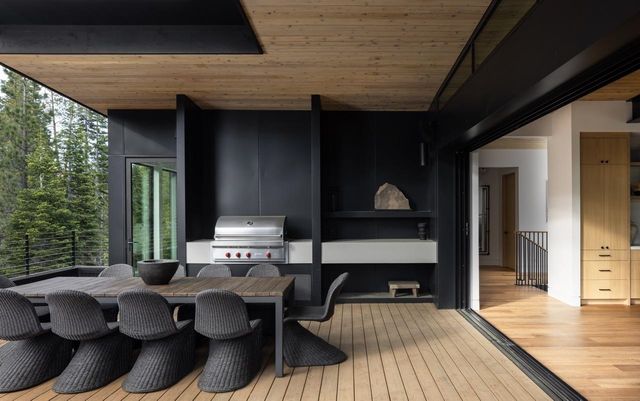 323 Creeks End Court, Olympic Valley, CA 96146