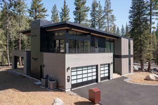 323 Creeks End Court, Olympic Valley, CA 96146