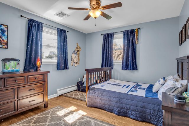 81 PEACH AVE, Hershey, PA 17033