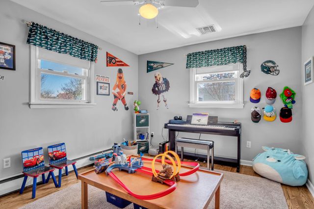 81 PEACH AVE, Hershey, PA 17033