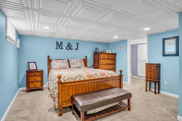 81 PEACH AVE, Hershey, PA 17033