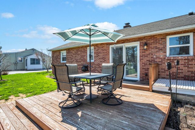 81 PEACH AVE, Hershey, PA 17033