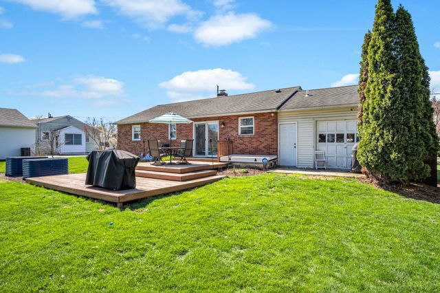 81 PEACH AVE, Hershey, PA 17033